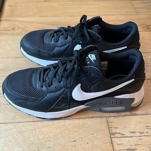 Nike AirMax. Women’s size 9